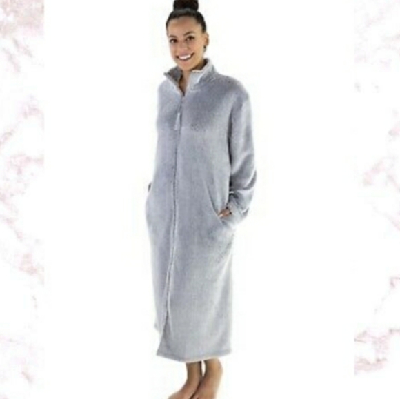 Oscar de la Renta Gray Robe - Picture 2 of 5